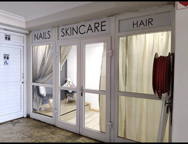 97M² BUSINESS FOR SALE IN JEFFREYS BAY CENTRAL